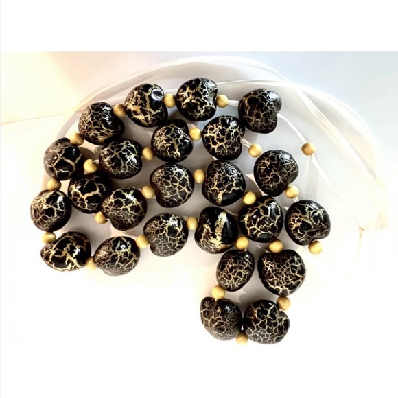 🎁Custom made🇨🇦-Multimedia  long necklace-gold & black “lucky bean” shaped beads - Picture 5 of 10